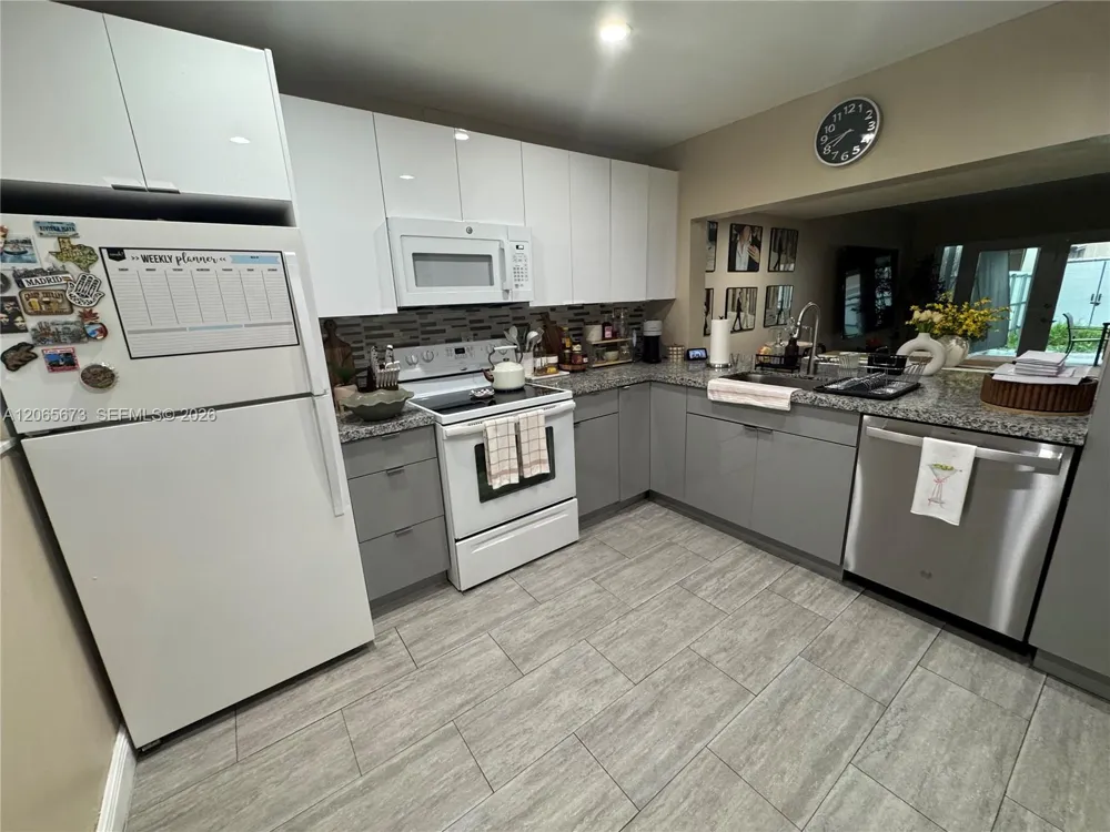 5427 NW 169th St Miami Gardens, FL 33055