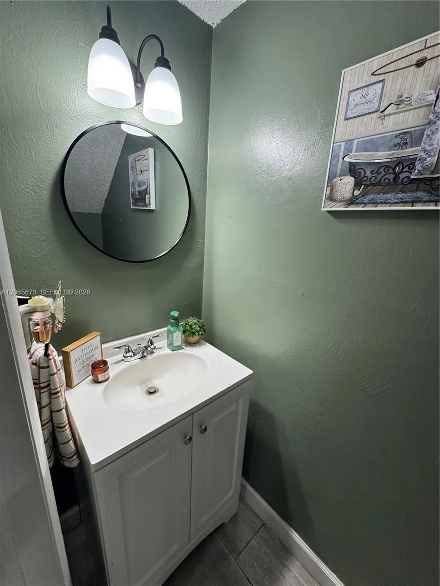 5427 NW 169th St Miami Gardens, FL 33055