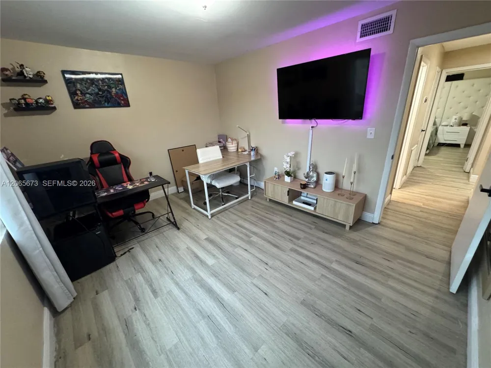5427 NW 169th St Miami Gardens, FL 33055