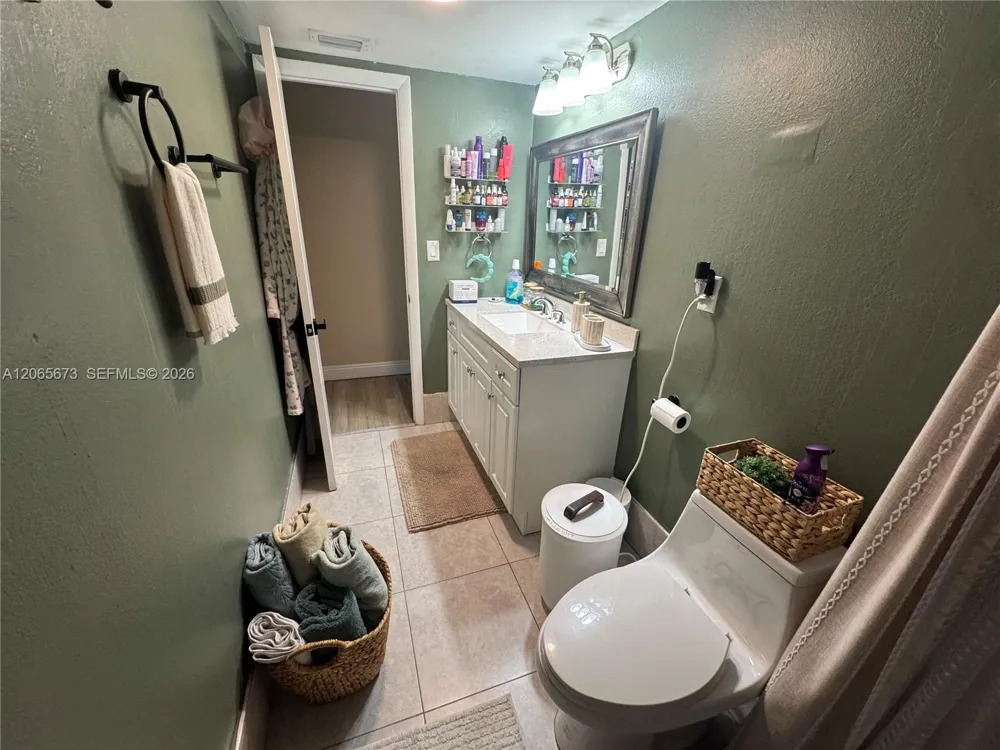 5427 NW 169th St Miami Gardens, FL 33055