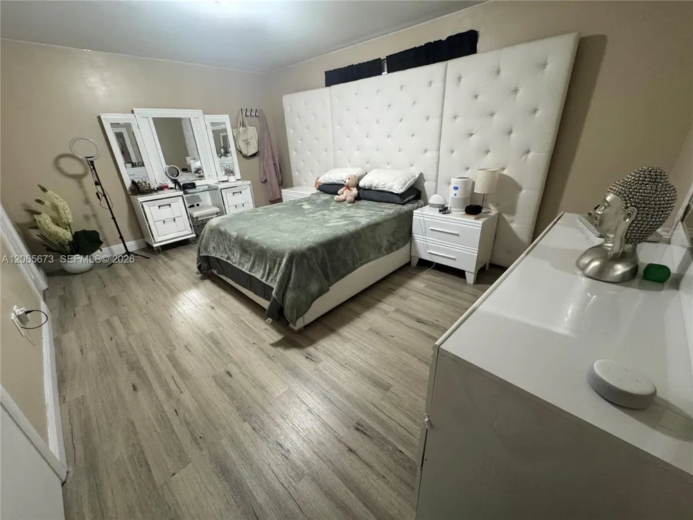 5427 NW 169th St Miami Gardens, FL 33055