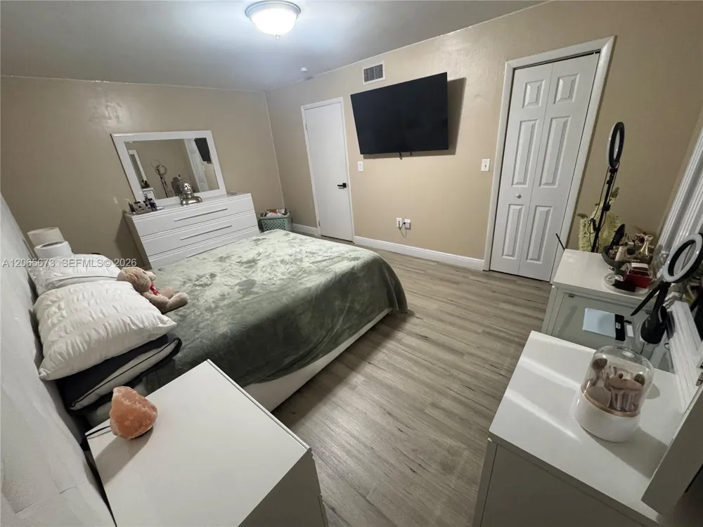 5427 NW 169th St Miami Gardens, FL 33055