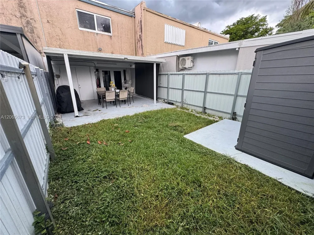 5427 NW 169th St Miami Gardens, FL 33055