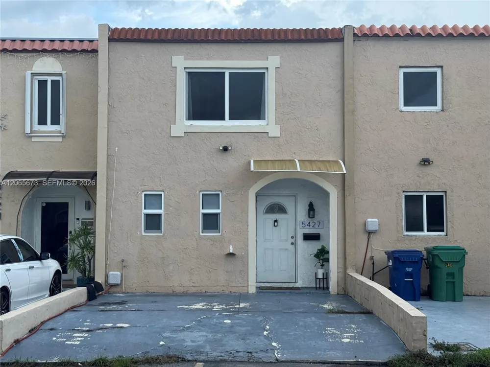 5427 NW 169th St Miami Gardens, FL 33055