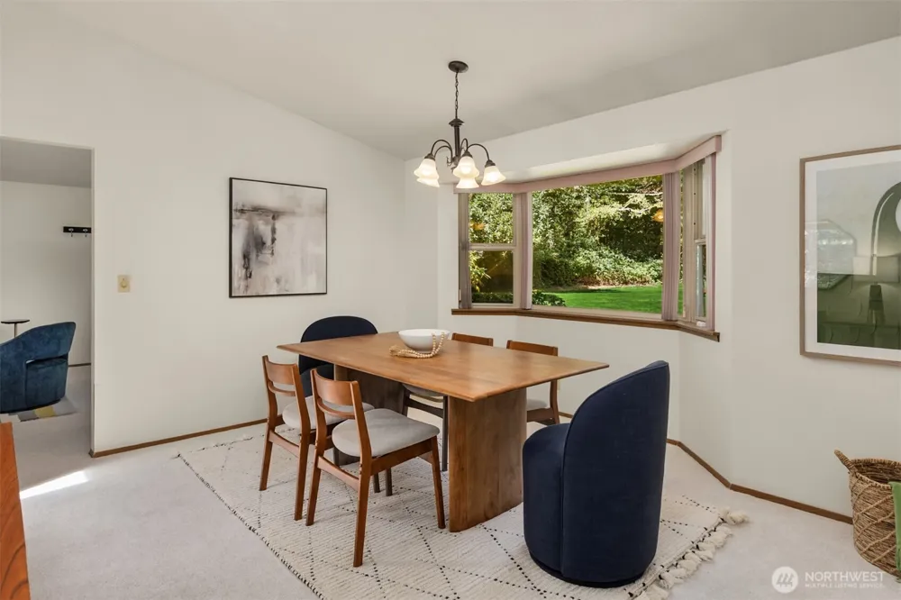 8960 NE Day Road Bainbridge Island, WA 98110