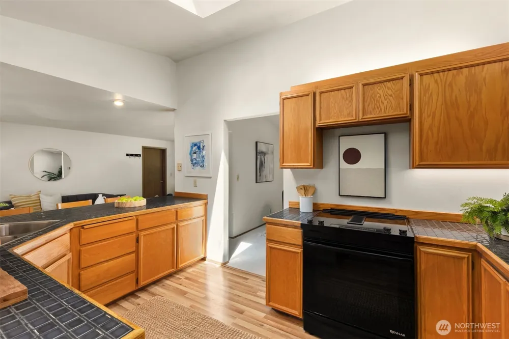 8960 NE Day Road Bainbridge Island, WA 98110