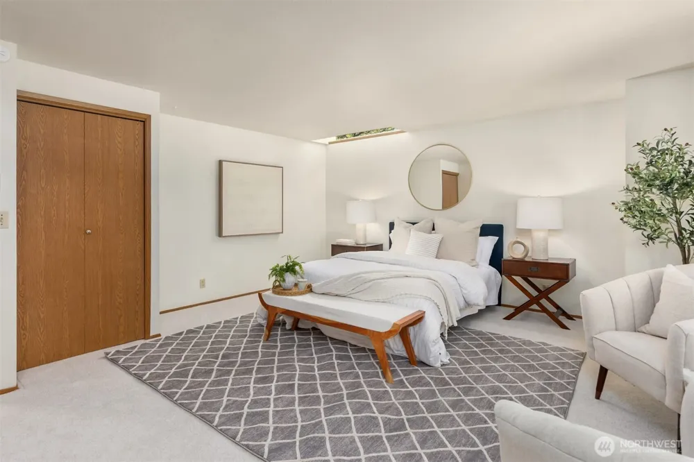 8960 NE Day Road Bainbridge Island, WA 98110