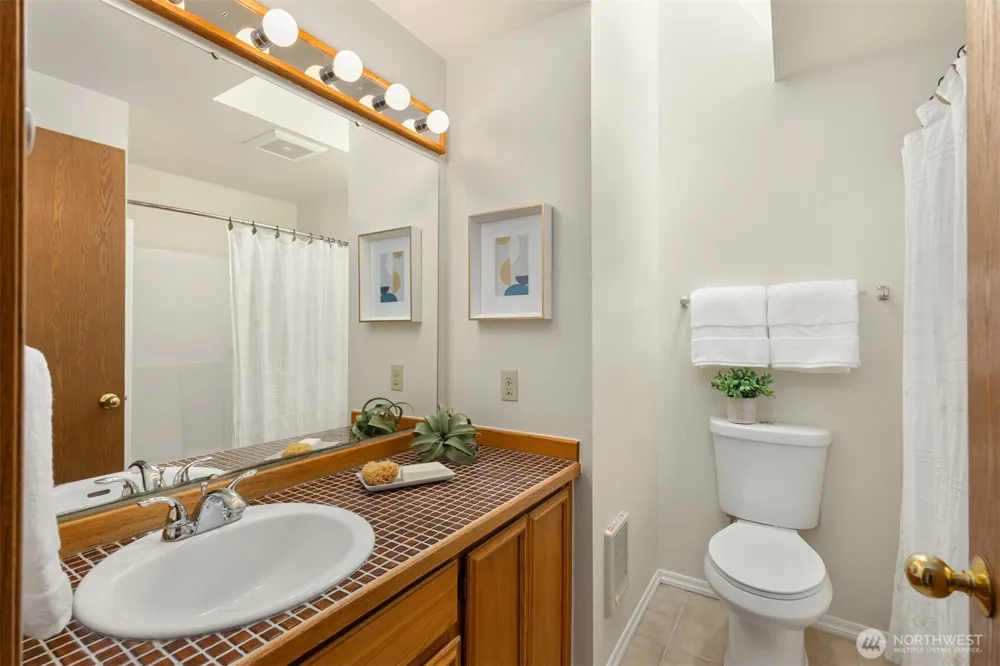 8960 NE Day Road Bainbridge Island, WA 98110