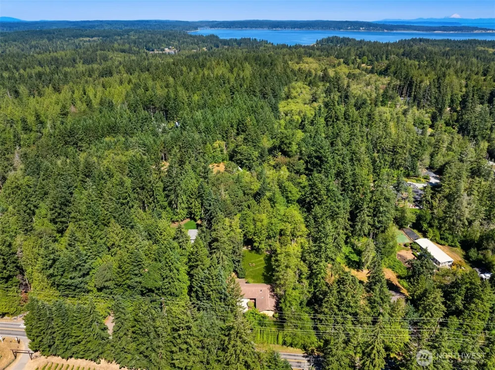 8960 NE Day Road Bainbridge Island, WA 98110