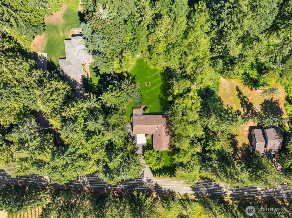 8960 NE Day Road Bainbridge Island, WA 98110