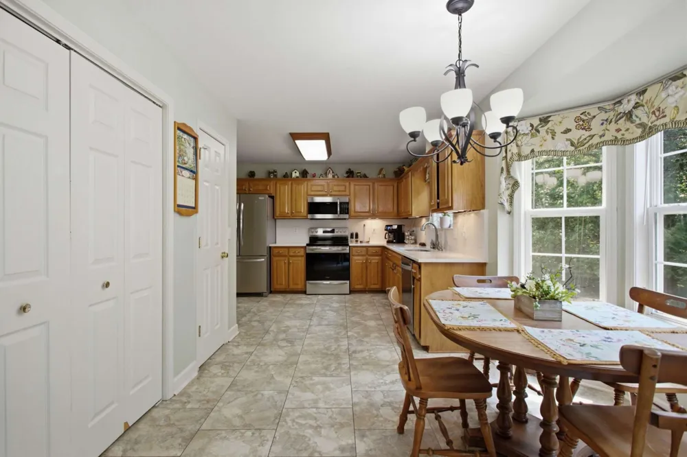 1042 Watauga Ct Thompsons Station, TN 37179