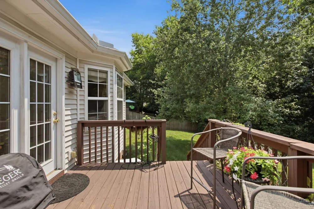 1042 Watauga Ct Thompsons Station, TN 37179