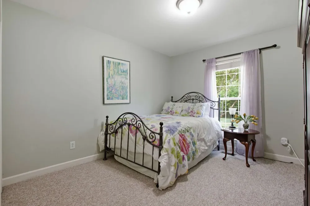 1042 Watauga Ct Thompsons Station, TN 37179