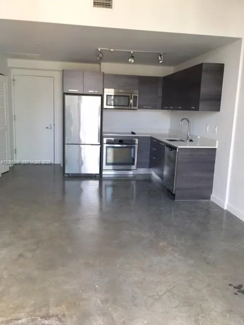 151 SE 1 Street #2207 Miami, FL 33131