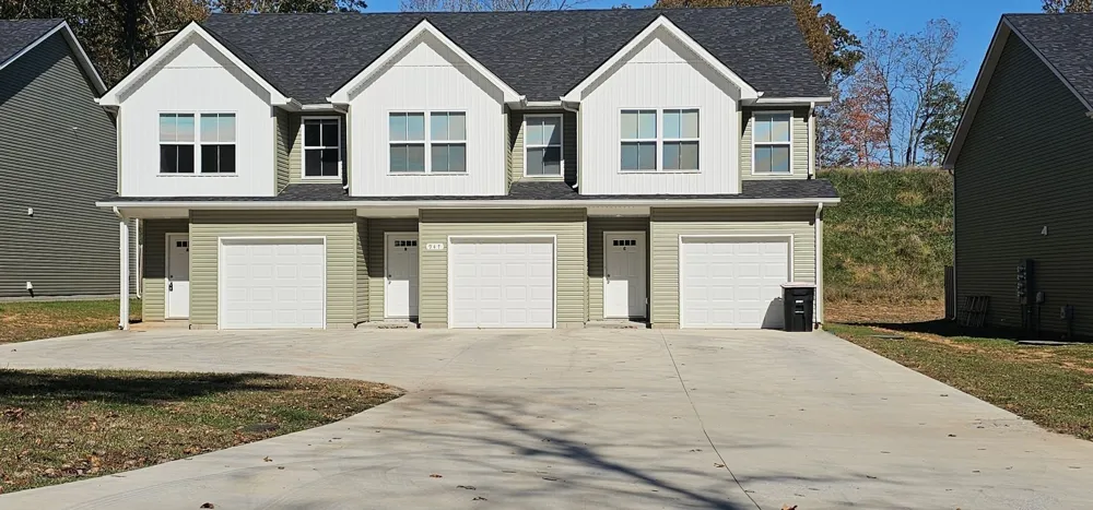 947 Center Rd #C Clarksville, TN 37042