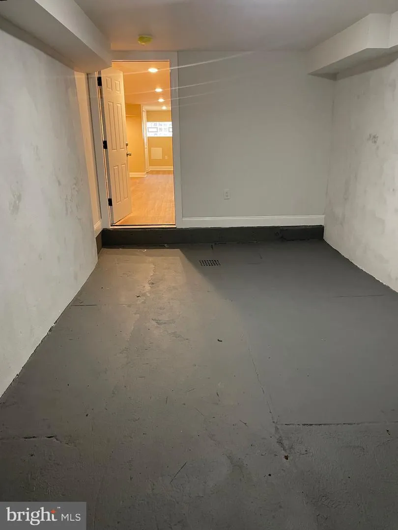 5730 KEMBLE AVENUE Philadelphia, PA 19141