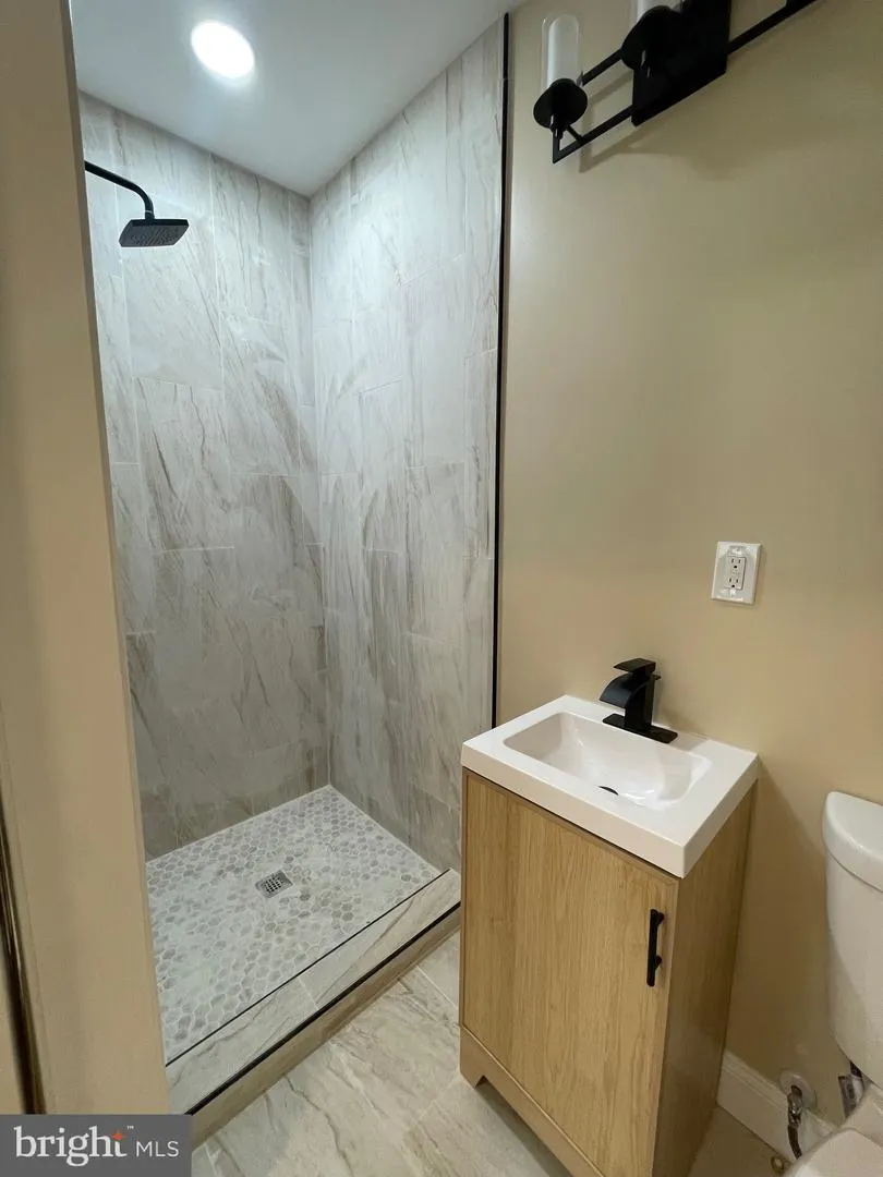 5730 KEMBLE AVENUE Philadelphia, PA 19141