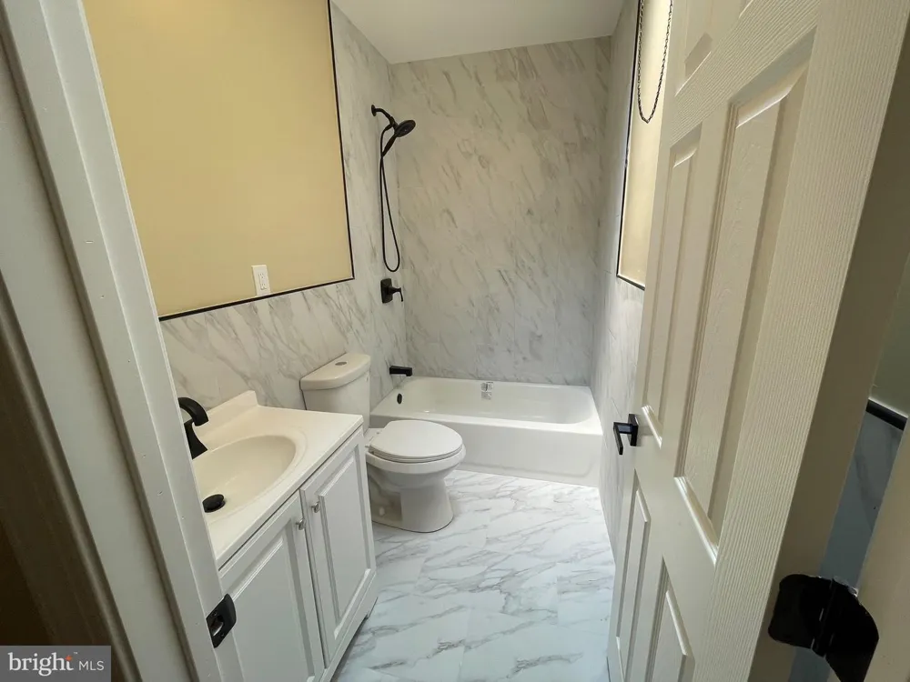 5730 KEMBLE AVENUE Philadelphia, PA 19141