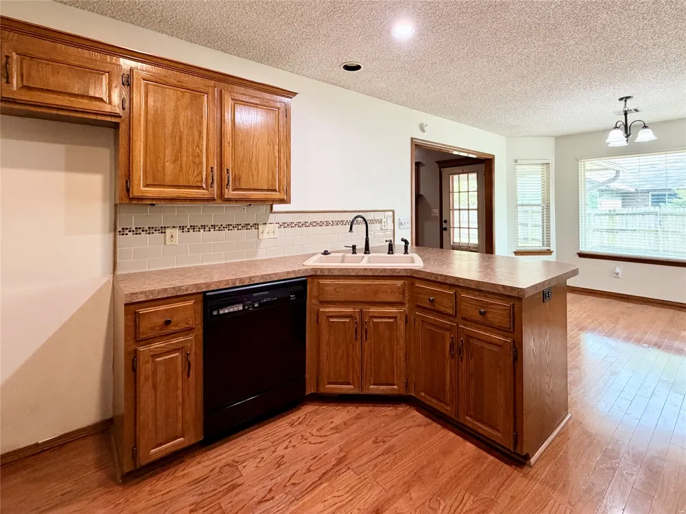 12402 E 77th Street Owasso, OK 74055