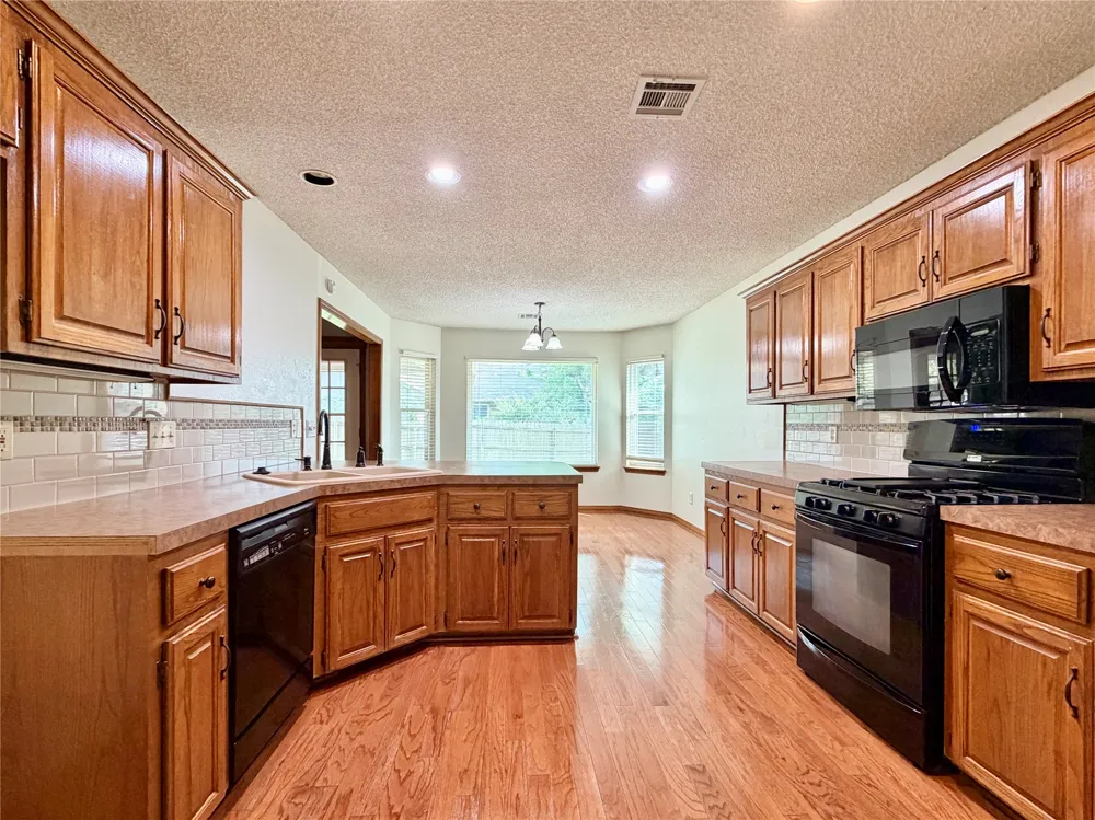 12402 E 77th Street Owasso, OK 74055