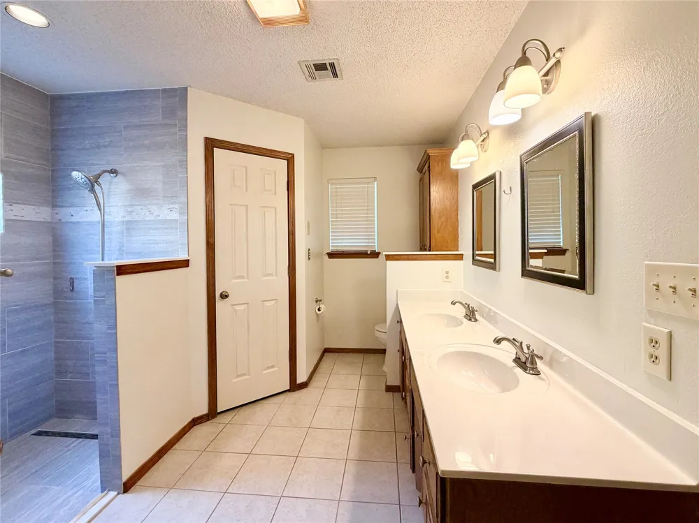 12402 E 77th Street Owasso, OK 74055