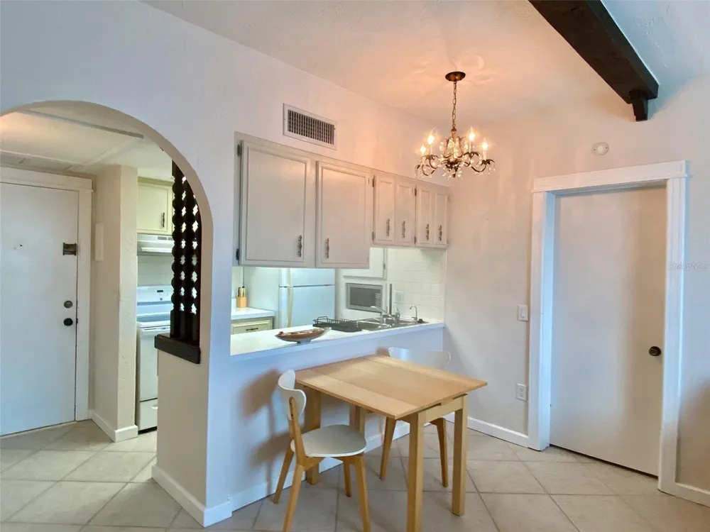 238 TAMPA AVENUE W #6B Venice, FL 34285