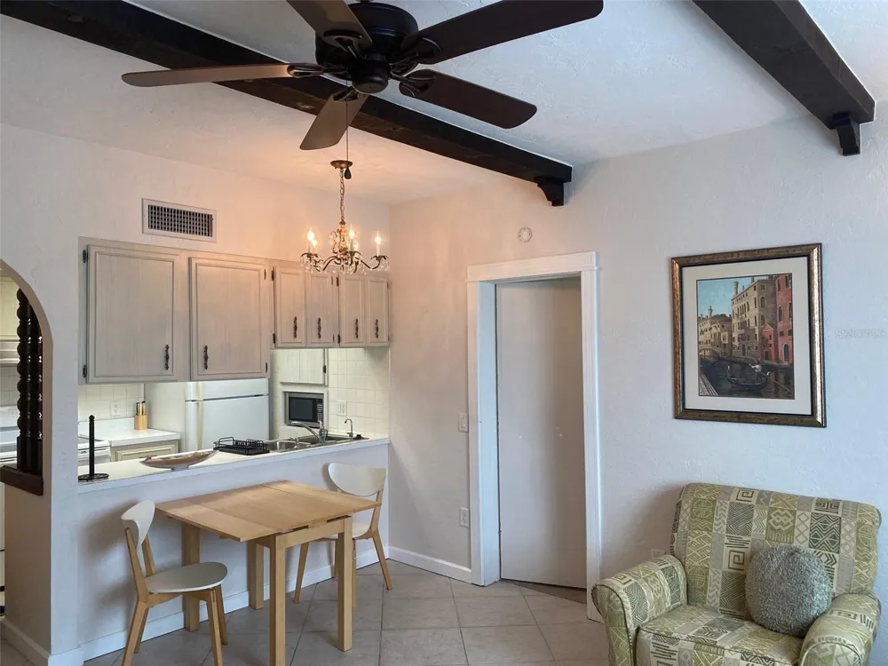 238 TAMPA AVENUE W #6B Venice, FL 34285