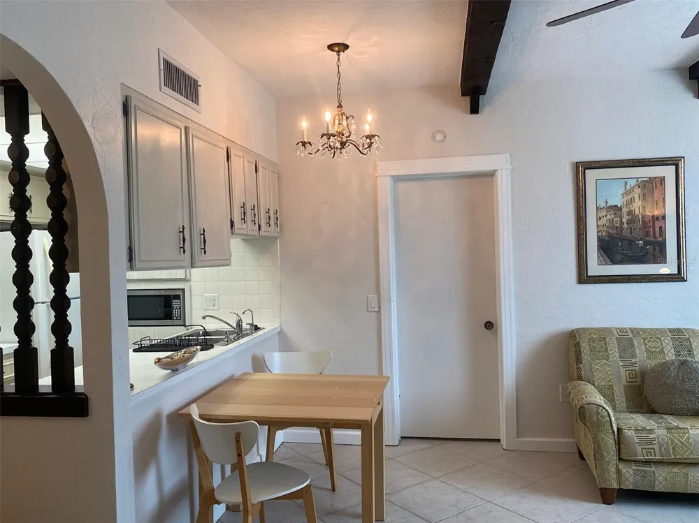 238 TAMPA AVENUE W #6B Venice, FL 34285