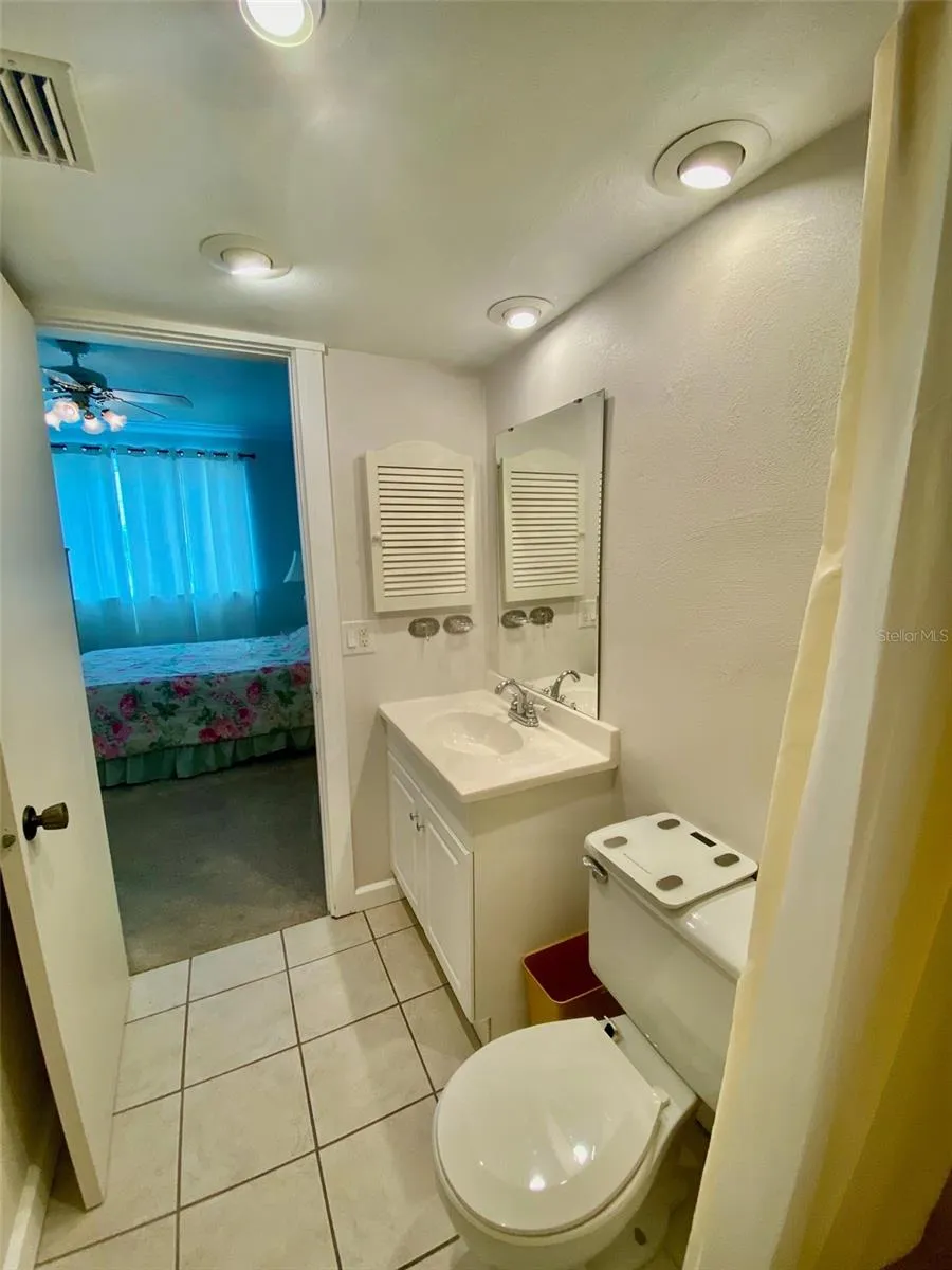 238 TAMPA AVENUE W #6B Venice, FL 34285