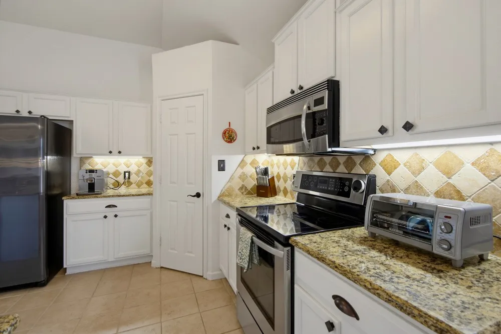 1400 Rancho Dominguez Road Corinth, TX 76210