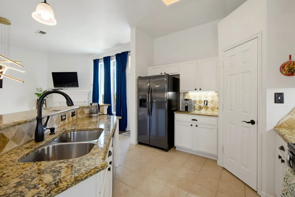 1400 Rancho Dominguez Road Corinth, TX 76210