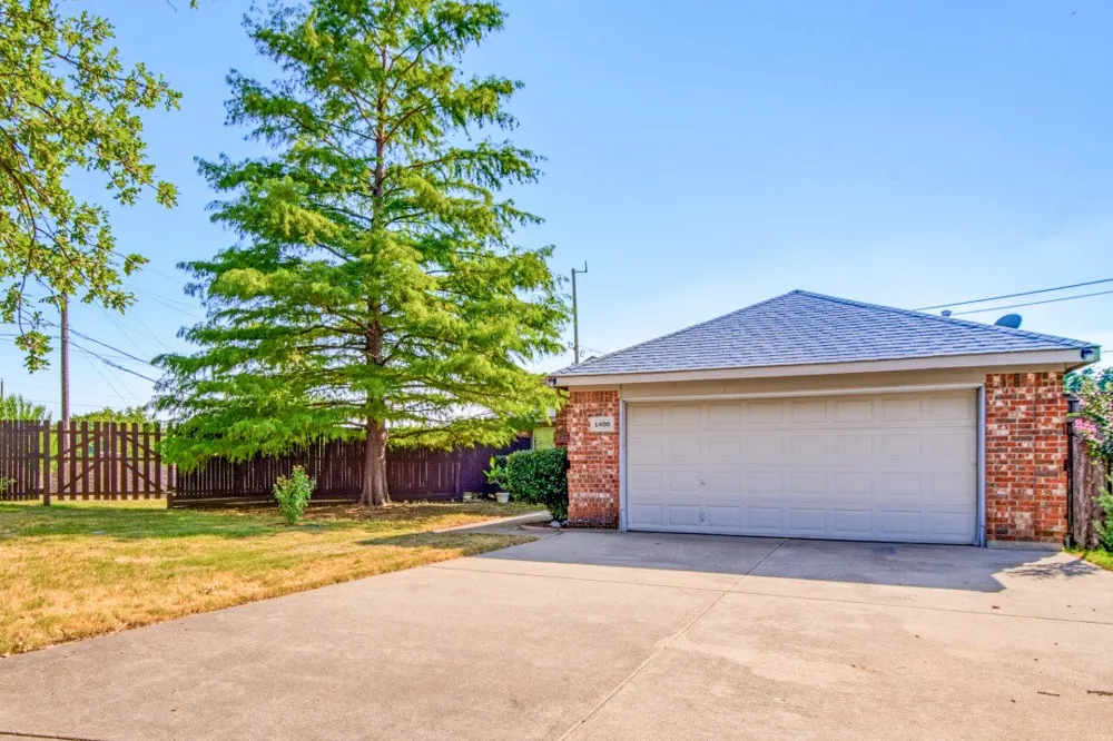 1400 Rancho Dominguez Road Corinth, TX 76210