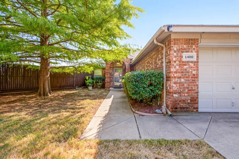 1400 Rancho Dominguez Road Corinth, TX 76210