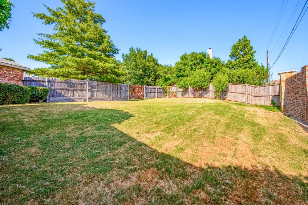 1400 Rancho Dominguez Road Corinth, TX 76210