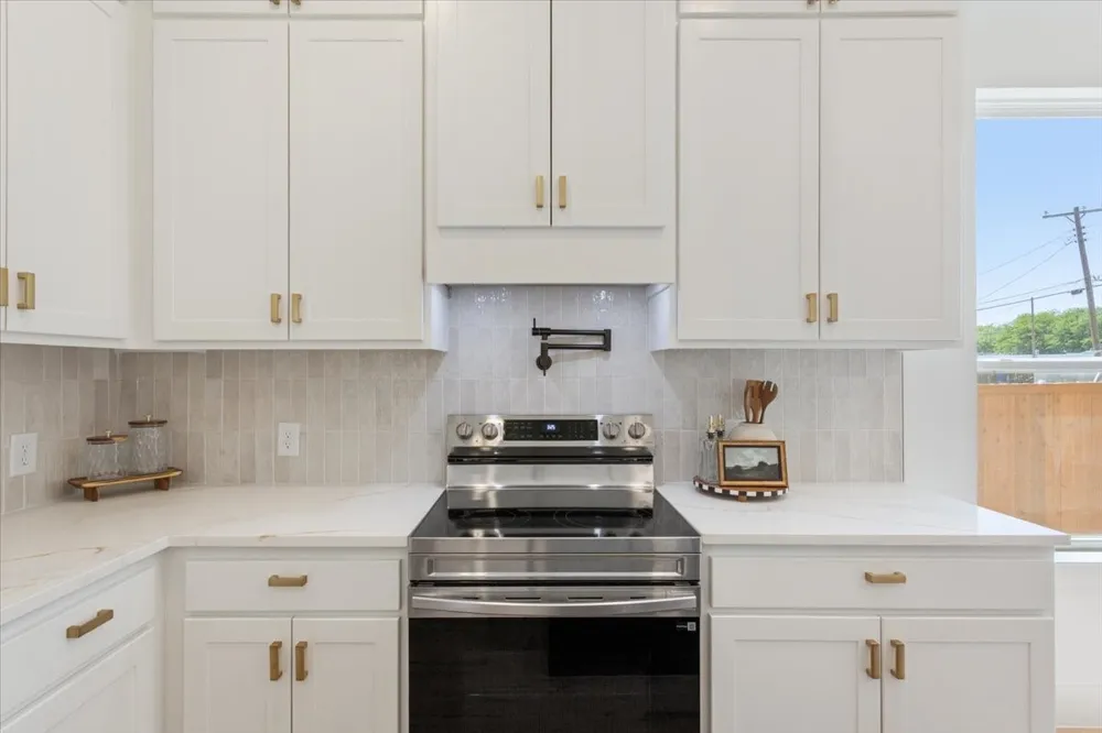 204 3rd Street Hillsboro, TX 76645