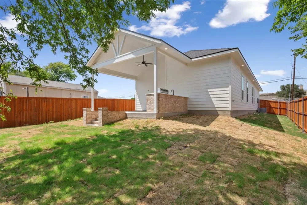 204 3rd Street Hillsboro, TX 76645