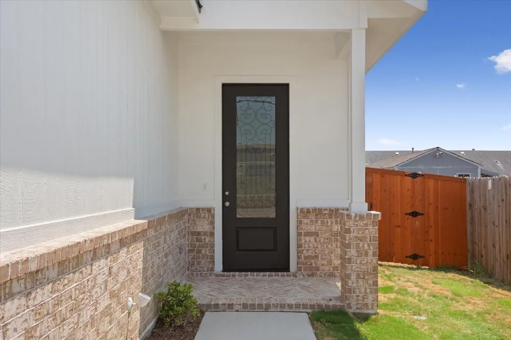204 3rd Street Hillsboro, TX 76645