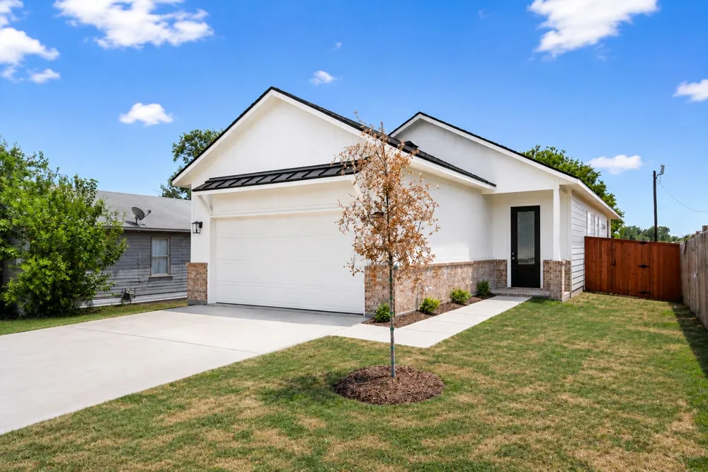 204 3rd Street Hillsboro, TX 76645