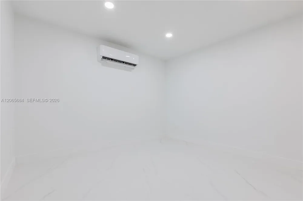5261 SW 89th Ave Cooper City, FL 33328