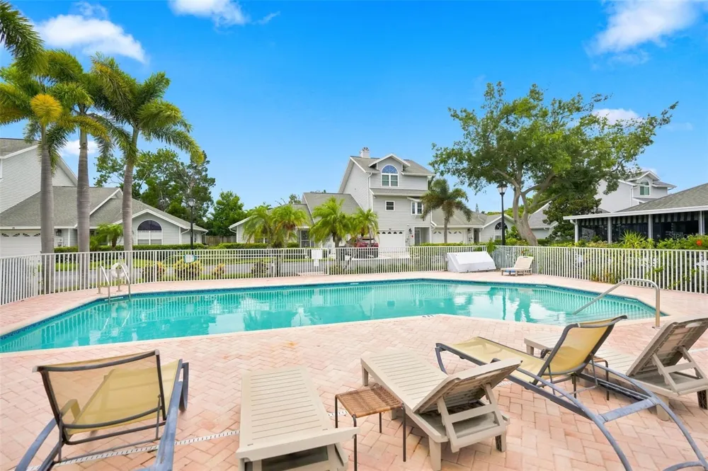 11722 CURRIE LANE #J1 Largo, FL 33774