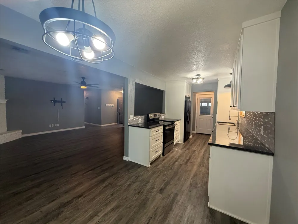 2000 Deer Run Circle Muskogee, OK 74403