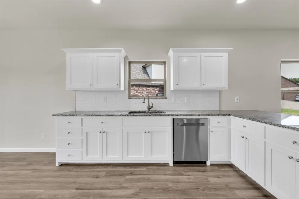 8542 Spring Creek Lane Claremore, OK 74019
