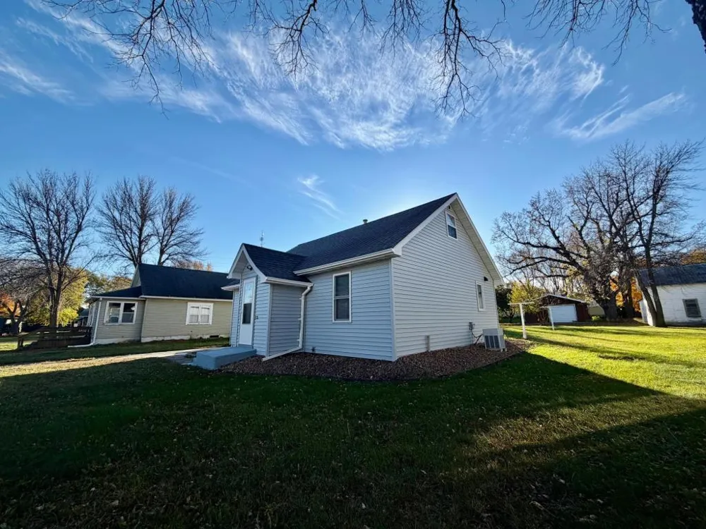 714 S Elm Street Lamberton, MN 56152