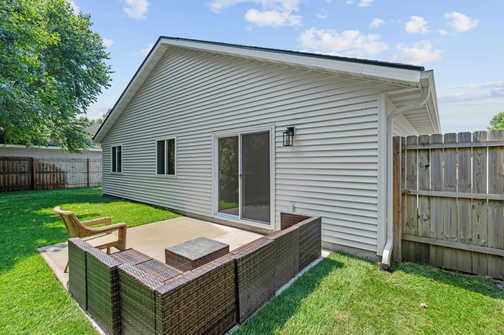 620 Meadowlark Lane Eden Valley, MN 55329
