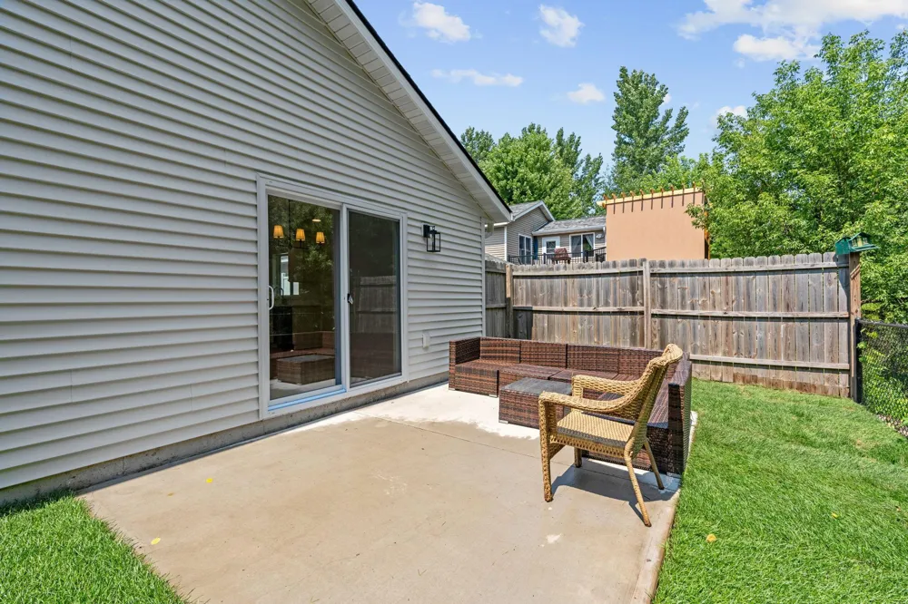620 Meadowlark Lane Eden Valley, MN 55329