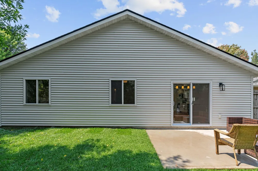620 Meadowlark Lane Eden Valley, MN 55329