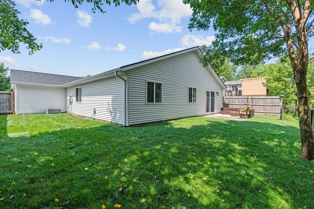 620 Meadowlark Lane Eden Valley, MN 55329