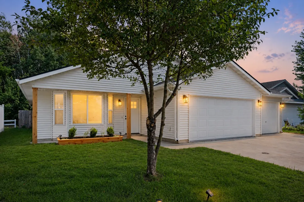 620 Meadowlark Lane Eden Valley, MN 55329