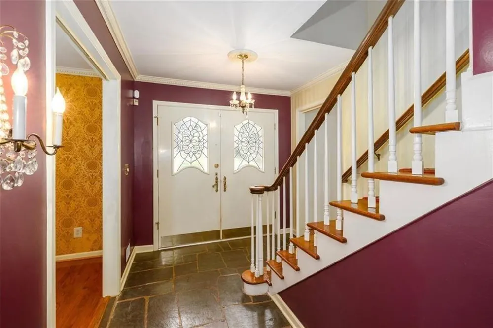 2123 Mountain Creek Drive Smoke Rise, GA 30087