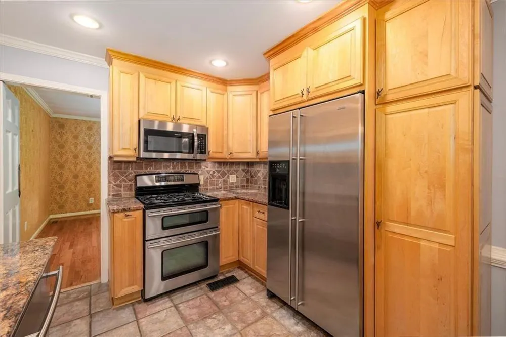 2123 Mountain Creek Drive Smoke Rise, GA 30087